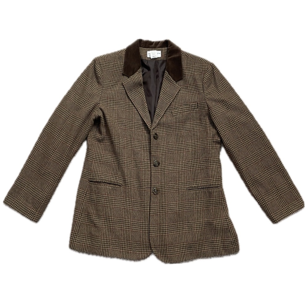 Vintage women’s plaid blazer with velvet collar size 16